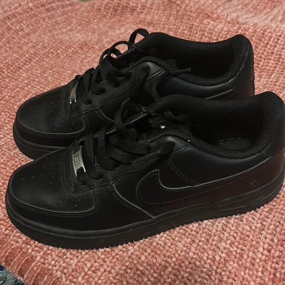 black air forces - Picture 1 of 2